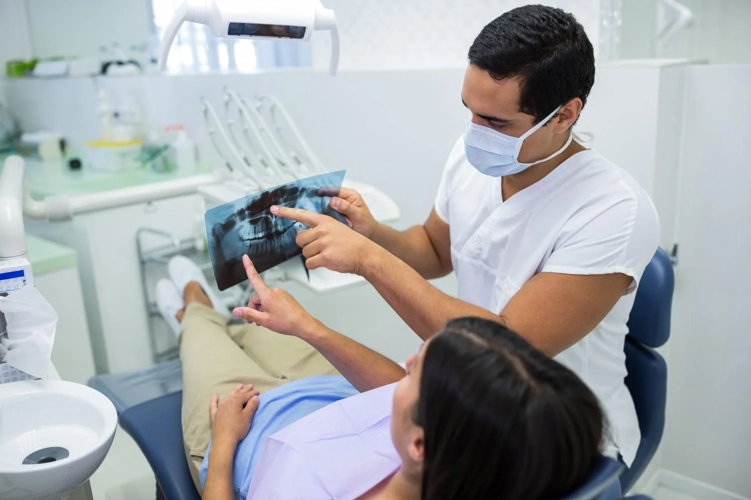 Best Dental Implant Surgeon in Greater Noida West