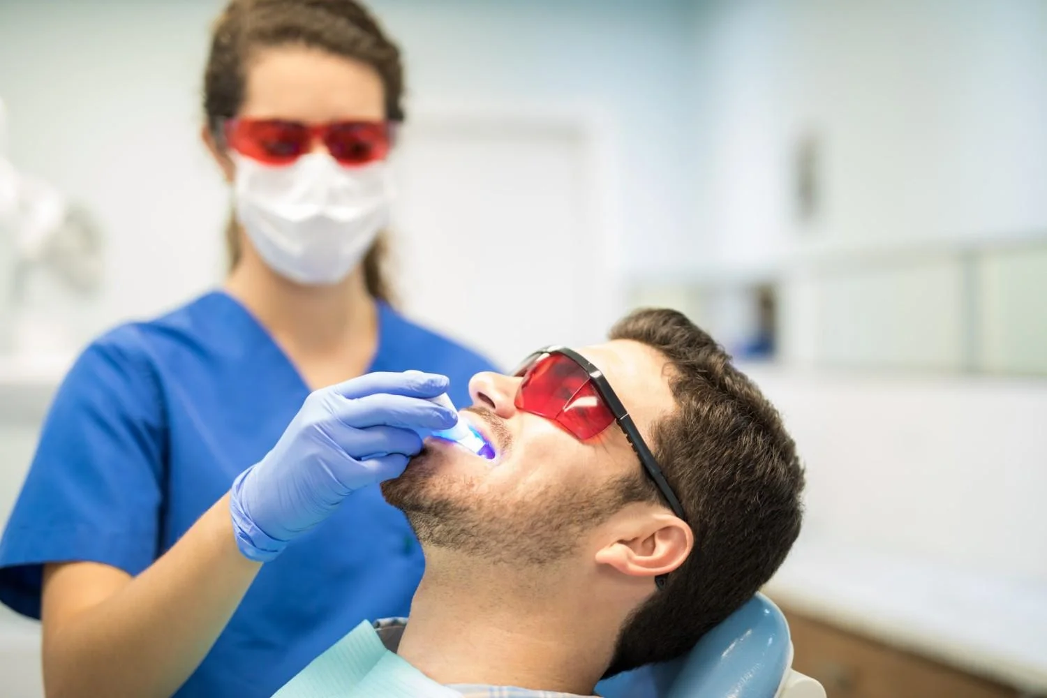 Best Teeth Whitening Treatment in Noida